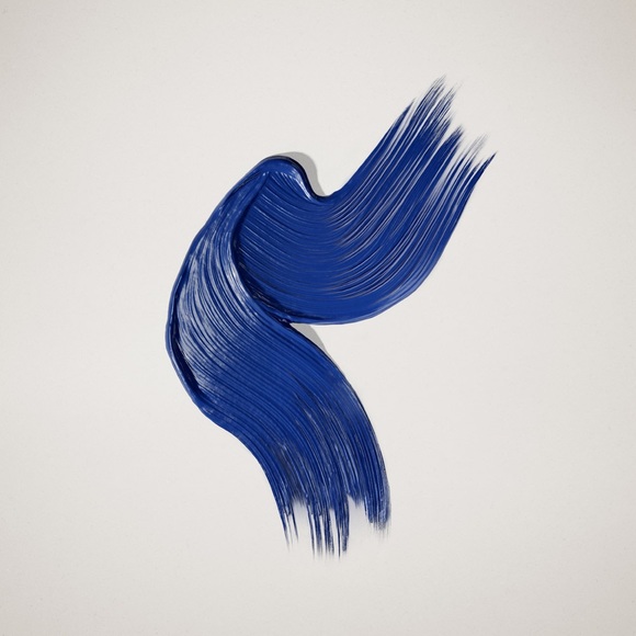 La Perla Volumizing Mascara | Bright Blue | 10ml - Picture 3 of 6